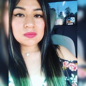 Meet your Posher, Idalia hernandez